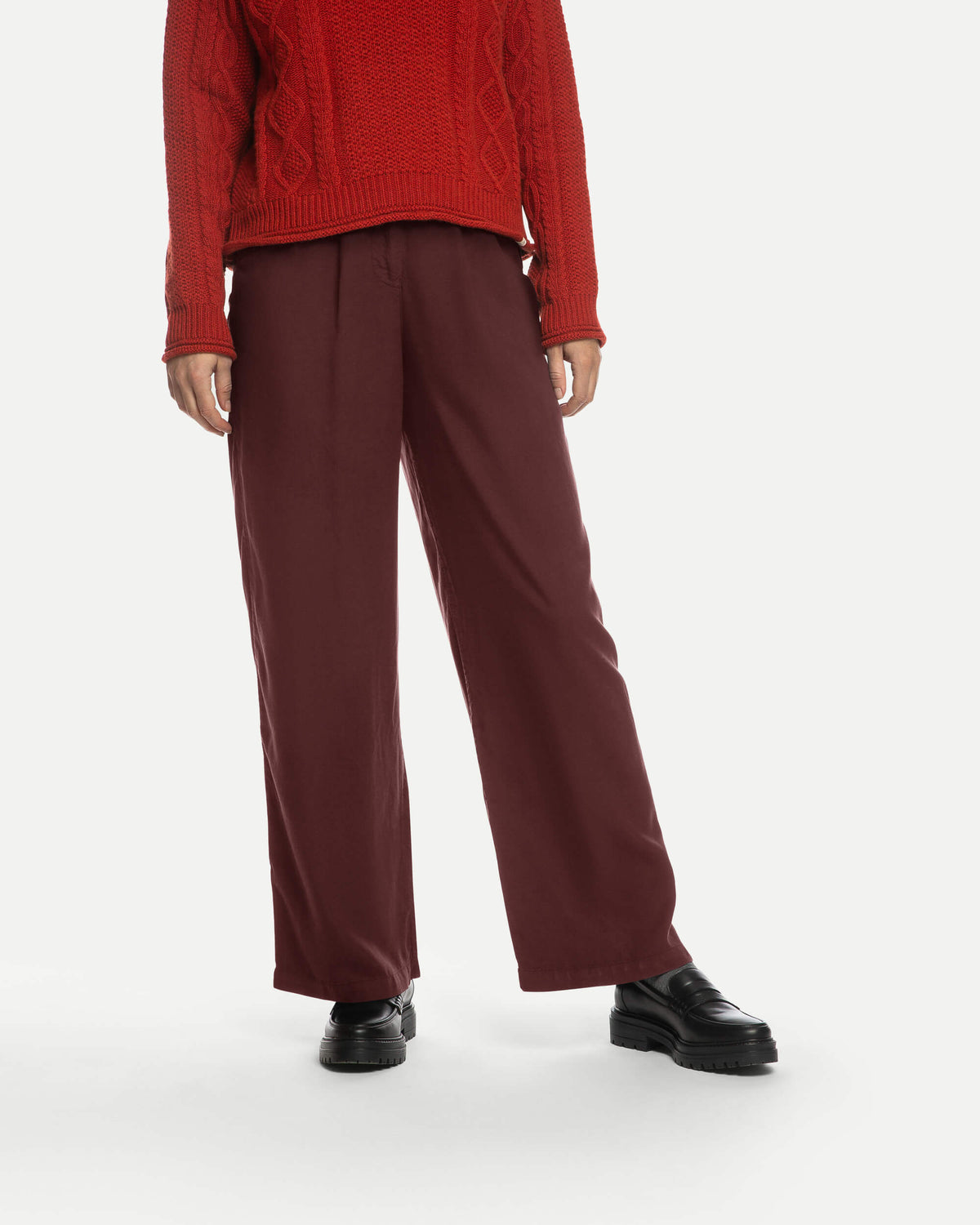 Pleated Tencel Trousers maroon
