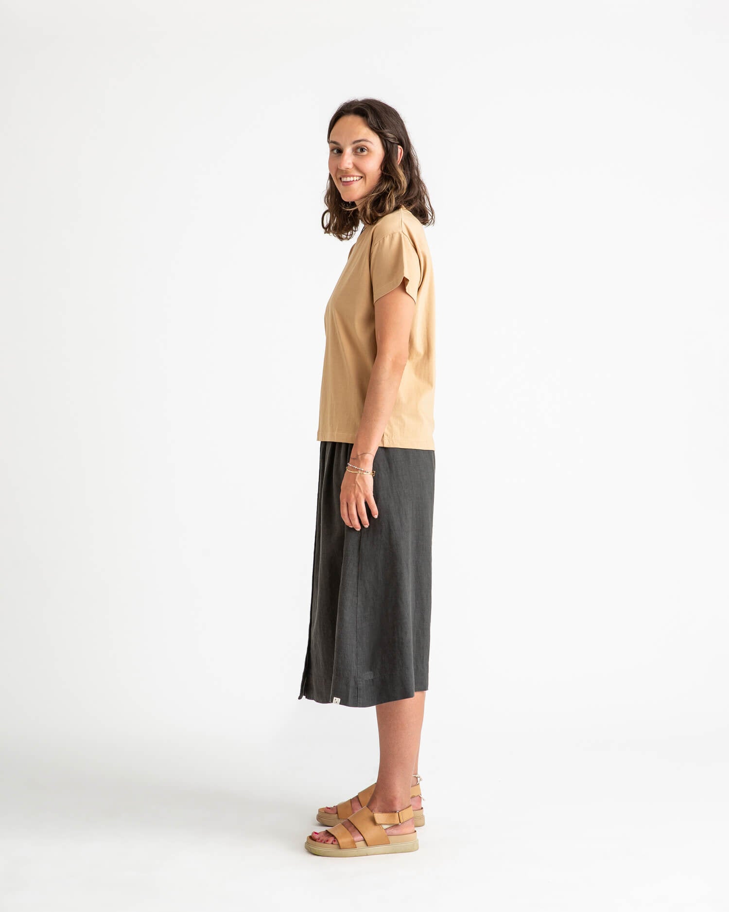 Essential T-Shirt camel