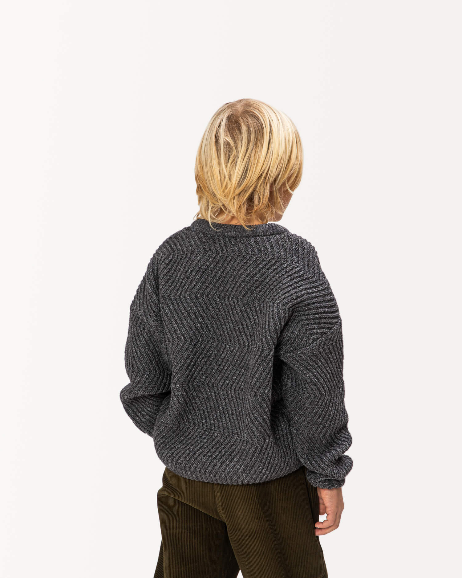 Round Neck Sweater graphite