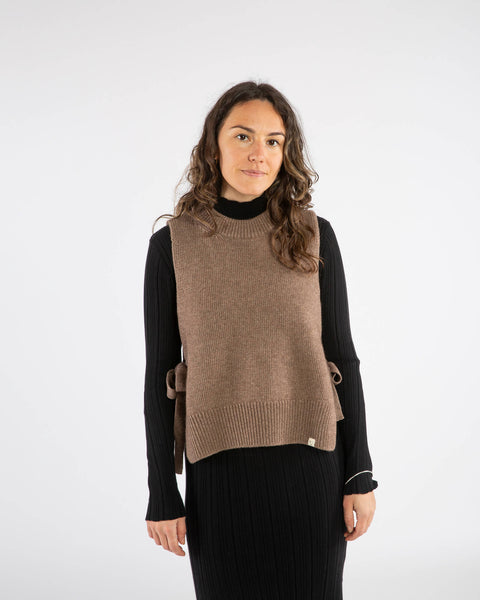 Matona-AW25-Look-Women-Apron-