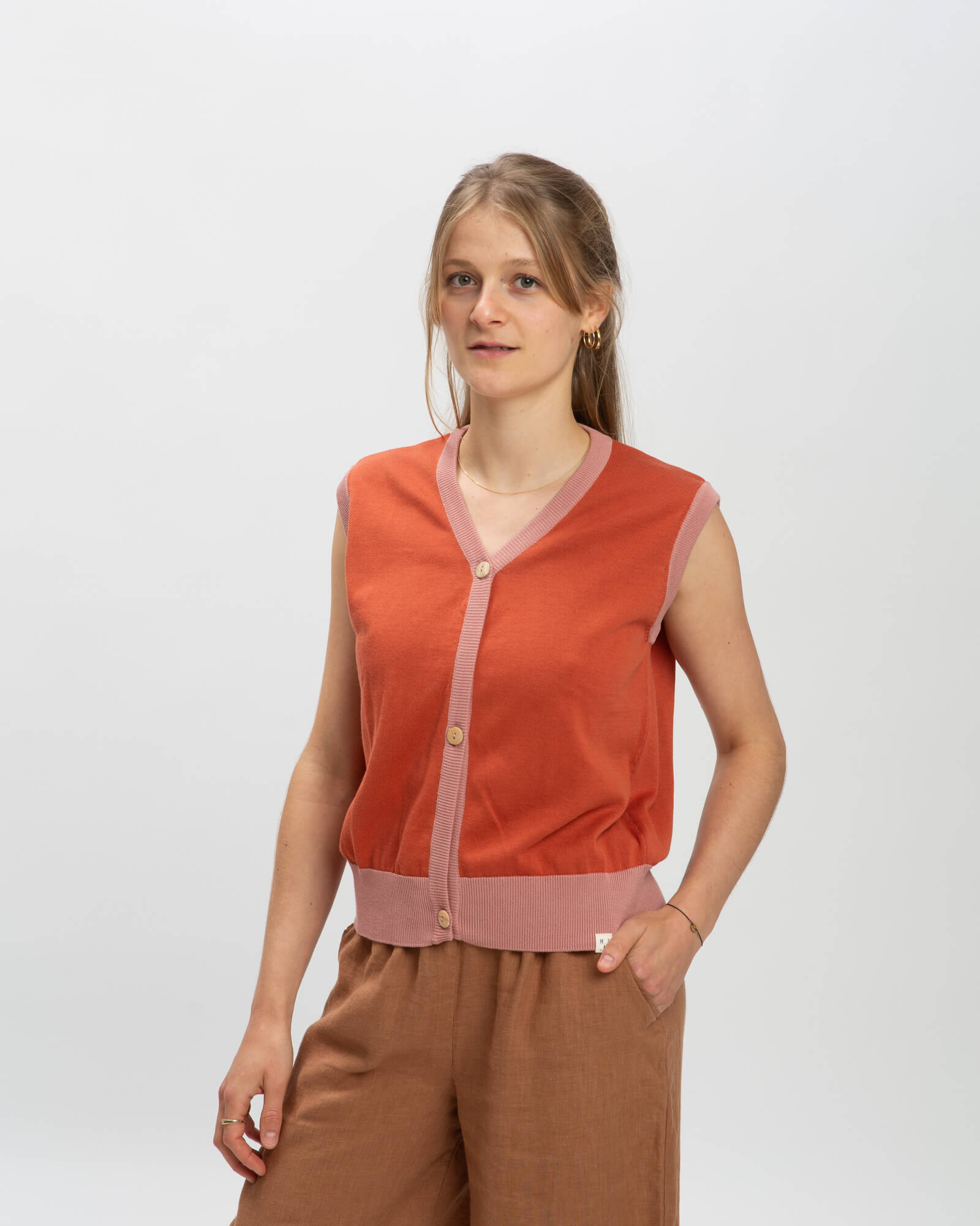 Buttoned Vest magma